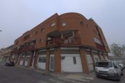 El edificio de la avenida Artesa de Lleida en el que Hacienda subasta un piso.