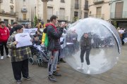 La ‘performance’ ayer de la campaña Petem bombolles.