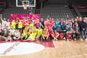 El Força Lleida va celebrar ahir al Barris Nord el tradicional 3x3 amb la participació d’aficionats, periodistes i empreses. - JAVI ENJUANES