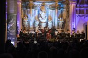 El concert de la Cobla Sant Jordi va clausurar ahir a la nit el Festival de Pasqua de Cervera.                                            L’Auditori va acollir el concert ‘El Violoncel de Garreta’, amb R. Garioud i D. Blanch. - C.MARSIÑACH