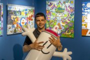 Kamil Escruela, ahir unes hores abans d’inaugurar la seua exposició a l’Adrià Codina Art Gallery. - JORDI ECHEVARRIA