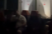 Imatge del vídeo dels passatgers atrapats