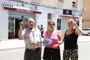 Veïns i comerciants del número 16 de l’avinguda Sant Pere van estar vuit dies sense llum ni aigua.