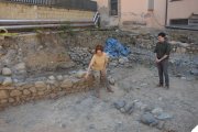 La directora arqueològica, Carla Garrido, amb l’alcalde Barrera. - C.SANS