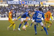 Una acció del partit que van disputar Lleida i Sant Andreu al Camp d’Esports el febrer passat. - JORDI ECHEVARRIA