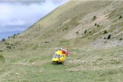 Imatge del rescat d’un excursionista ferit a Lladorre. - BOMBERS