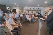 Larrosa va explicar els detalls del nou contracte de l’enllumenat a dirigents veïnals i comercials. - SCD