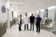 Directius de l’ICS, entre els quals Segarra i De la Torre, a l’edifici. - MAGDALENA ALTISENT