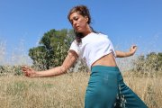 Anna Cabal, lluint la peça que té en la cugula la seua principal inspiració. - J.GÓMEZ