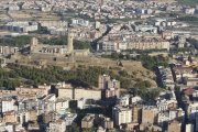 Vista general de Lleida, amb la Seu Vella al fons. - SEGRE