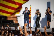 Carles Puigdemont fent un discurs a Arc de Triomf en el seu retorn a Barcelona fa un any. - ACN