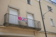 Una de les pancartes en contra de la planta de biogàs a Anglesola. - C.MARSIÑACH