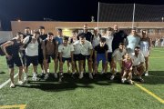 La plantilla del Balaguer celebra el títol aconseguit a Golmés. - J.B.