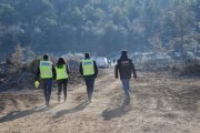Agents dels Mossos d’Esquadra a la zona del crim poc després dels fets. - C. SANS