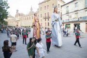 Els Gegants Vells van desfilar dissabte a la Festa Duran i Sanpere per la setmana cultural de la Isagoge. - C.MARSIÑACH
