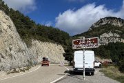 Vehicles d’emergències al centre de comandament dels Bombers al coll de Bóixols. - ACN