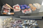 Els productes alimentaris furtats en dos supermercats del Pla d'Urgell que han pogut ser recuperats pels Mossos d'Esquadra.
