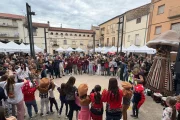 Hi va haver activitats per a tots els públics i un espectacle itinerant. - AJUNTAMENT D’ISONA I CONCA DELLÀ