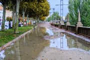 Segueixen els grans tolls al passeig del riu a Lleida després de la millora del drenatge