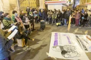 Concentració ahir convocada per la Coordinadora Feminista a la plaça de la Catedral de Lleida. - JORDI ECHEVARRIA