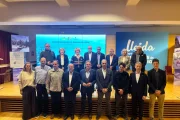 Representants de les estacions i d’institucions lleidatanes, ahir durant la presentació. - M. CODINAS