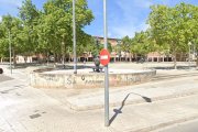 La plaça Barcelona de Lleida, al barri de la Mariola.