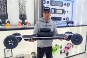 El creador del skate elèctric.
