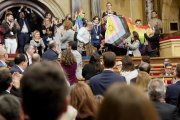 El ple del Parlament després de l'aprovació de la llei de l'erradicació de I'LGBTI-fòbia.