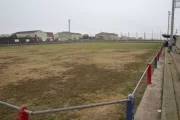 Al camp de futbol es retirarà un esglaó de les grades i es desplaçarà part de la tanca perimetral. - LAIA PEDRÓS