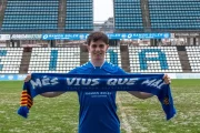 Toni Vicente, ahir al Camp d’Esports després de l’anunci del fitxatge. - LLEIDA CF