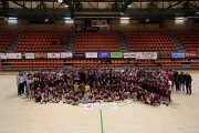 Foto de família dels equips del Lleida HC, que aquesta temporada compta amb 201 jugadors, dividits en 9 equips federats i 3 d’escolars. - AMADO FORROLLA