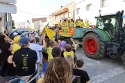 La rua, a la qual van assistir desenes de seguidors, va passar per diferents carrers de Vila-sana. - JOAN GÓMEZ