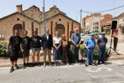 Autoritats, usuaris i treballadors de l’empresa Ferro Calent, en la inauguració. - J. GÓMEZ