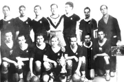 Una formació de l’AE Calaveres als anys 20. - SEGRE
