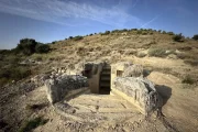 Han trobat un fragment de fèmur a l’observatori, que serà analitzat al Pla de Fosses. - AJUNTAMENT DE SERÒS