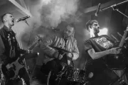 Fox System navega pels circuits ‘do it yourself’ del punk.