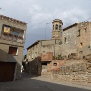 Un carrer d'Artesa de Lleida.
