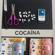 Droga i diners comissats pels Mossos al pis el carrer Cavallers.