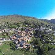 Vista panoràmica de Prullans, que opta pels contenidors.