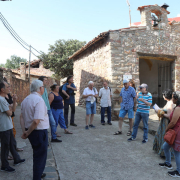 Els visitants van conèixer el passat històric de la vila de Peramea amb recorreguts i conferències.