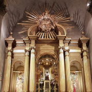 Vista de l’altar de la Mare de Déu de Montserrat a la Catedral.