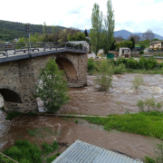 El riu Segre al seu pas pel poble d’Arfa, al municipi de Ribera d’Urgellet, a l’Alt Urgell.