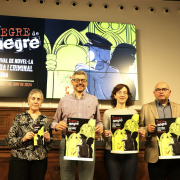 Vàzquez, amb Antònia Capdevila, de la Biblioteca de Lleida, i Pagès, amb Estanislau Fons, de la UdL.
