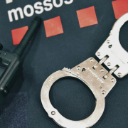 Unes esposes dels Mossos.