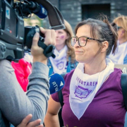 Lluita feminista  ■  Les dones andorranes porten una dècada pressionant per despenalitzar i legalitzar la interrupció voluntària de l’embaràs, que a Europa només mantenen fora de la llei Andorra, Malta i el Vaticà. Dir-ho a l’ONU va porta ...