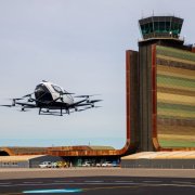 Un precedent de mobilitat aèria elèctrica: proves de drons de passatgers de EHang el 2023. - GERARD HOYAS