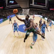 Melvin Ejim, durant un partit d’aquesta passada temporada amb l’Unicaja. - ACB PHOTO