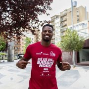 Melvin Ejim, el més recent fitxatge de l’Hiopos Lleida, ahir durant la seua breu estada a la ciutat. - FORÇA LLIEDA