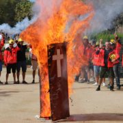 Una protesta dels Bombers Voluntaris a Barcelona, el 2023. - ACN / MARIA ALADERN