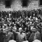 Prisioneros en un campo de concentración en Lleida durante la dictadura franquista.